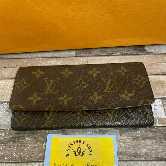 Louis Vuitton Wallet - Picture 2 of 13